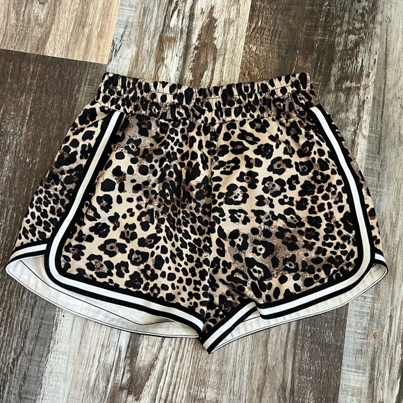 NO BOUNDARIES Leopard Print Women's Shorts - Picture 1 of 2